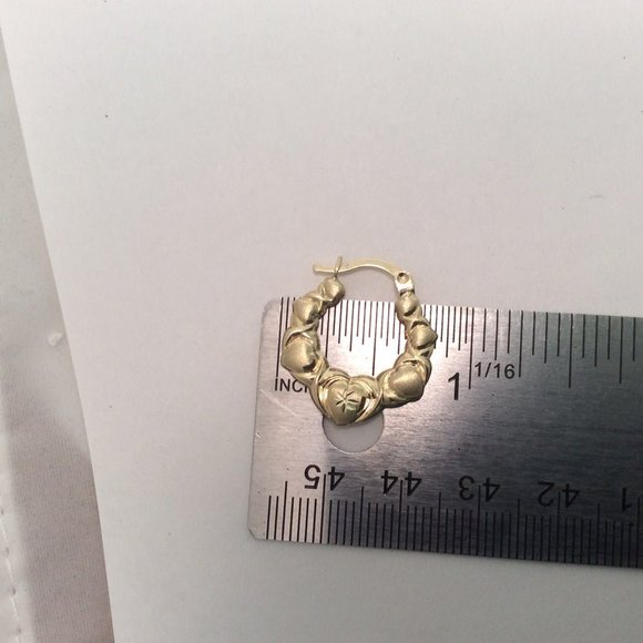 10k Real GOLD Hugs Kisses Huggie OX XO Heart Hoop 1.7gr - Picture 7 of 7